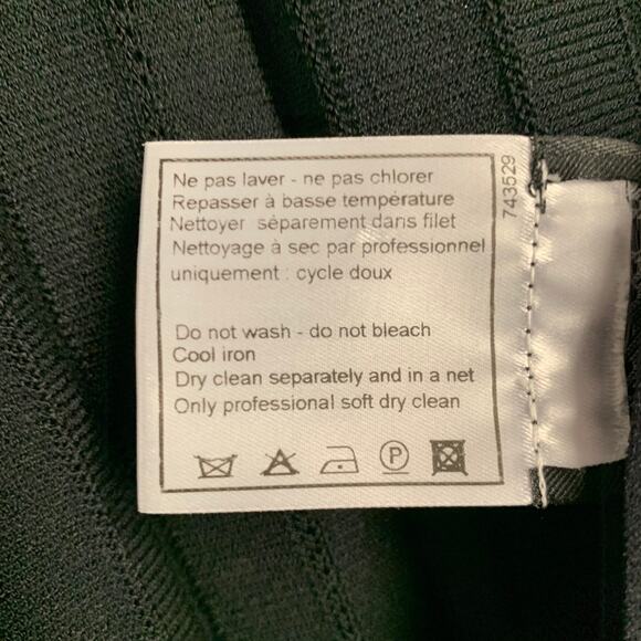 CHANEL Vintage 2005 Size 6 Black Viscose Blend Pleated Elastic Waistband Skirt - Picture 7 of 8